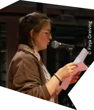 Johanna Bauer | WORTHEBEWERK Poetry Slam Waltrop ((c) Finja Greiving)